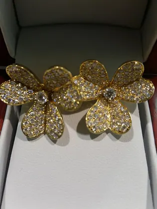 Silver & Gold, business photo 4