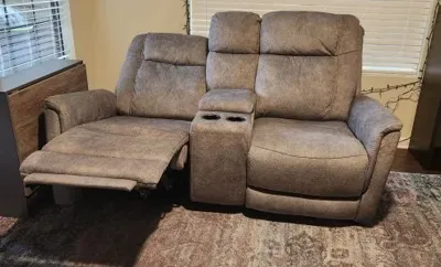Sofas 2 Furnishings, business photo 1